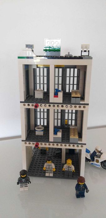 Prisão da marca LEGO