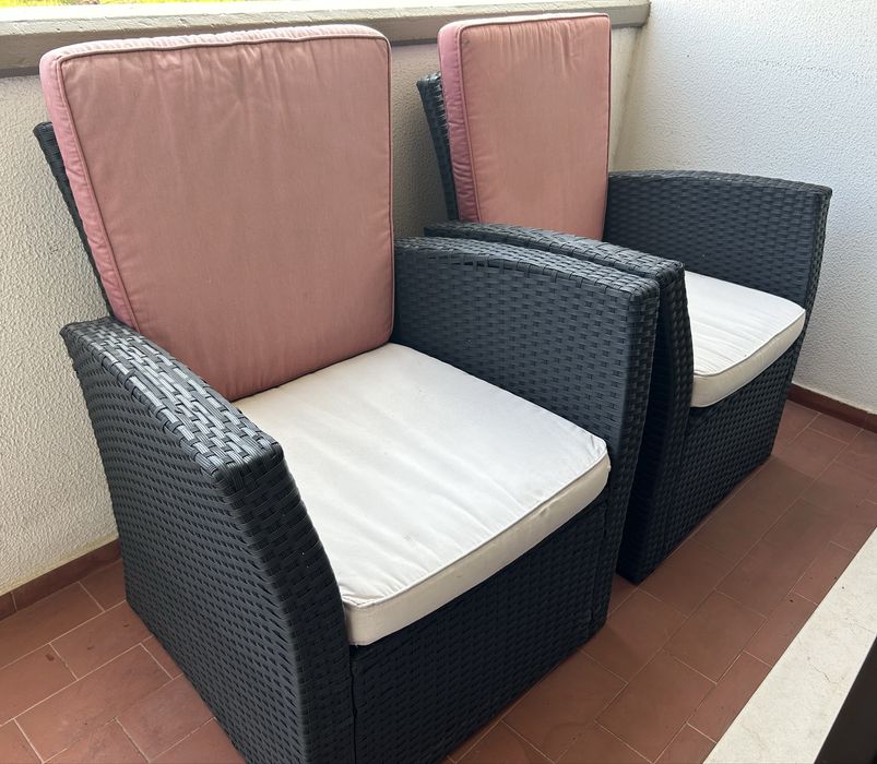 Conjunto de Sofás de Exterior em Resina Entrançada