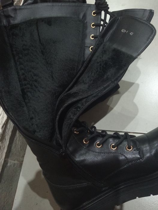 Nowe czarne glany-styl militarny ocieplane rozm.40