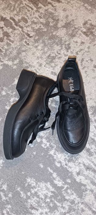 Шкіряні лофери жіночі