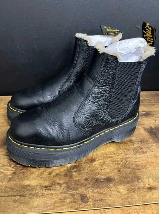 3f.Botki skórzane damskie Dr. Martens 2976 Quad
