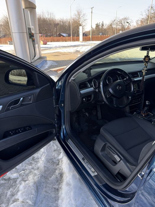 Продам автомобіль Skoda Superb