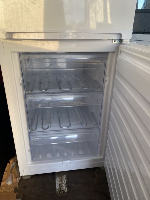 Холодильник Bauknecht