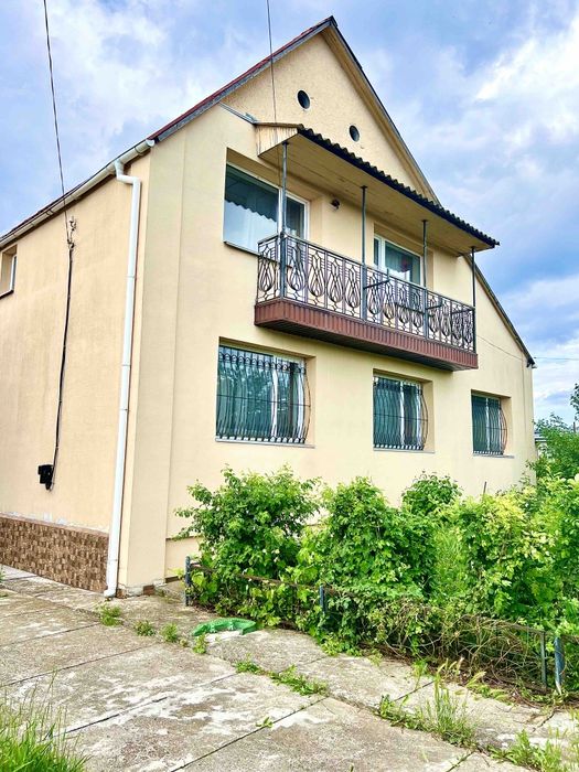 Продаж 2х поверхового будинку.  Вулиця Замкова