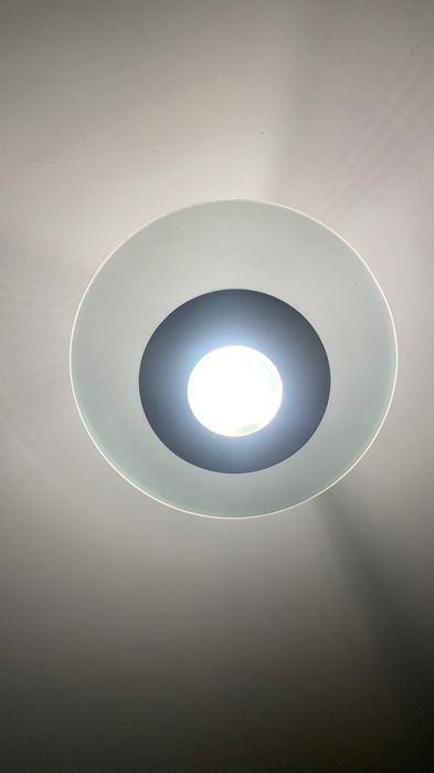 Candeeiros de vidro de teto e de mesa