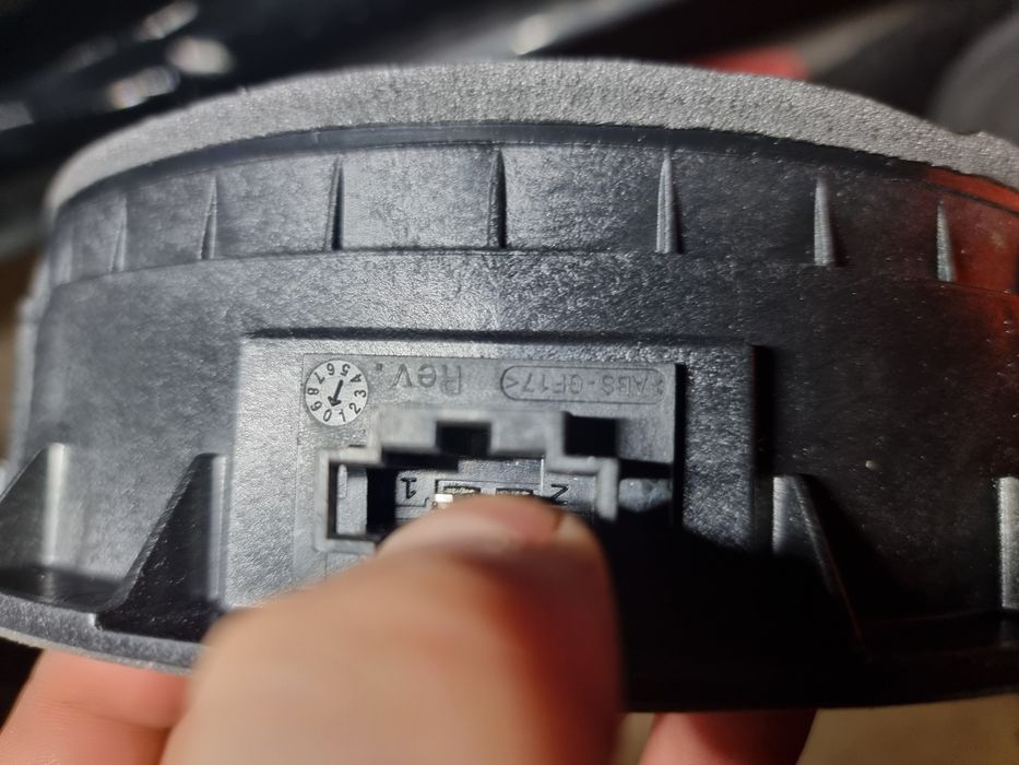 Sprzedam głośnik audi a4b9
