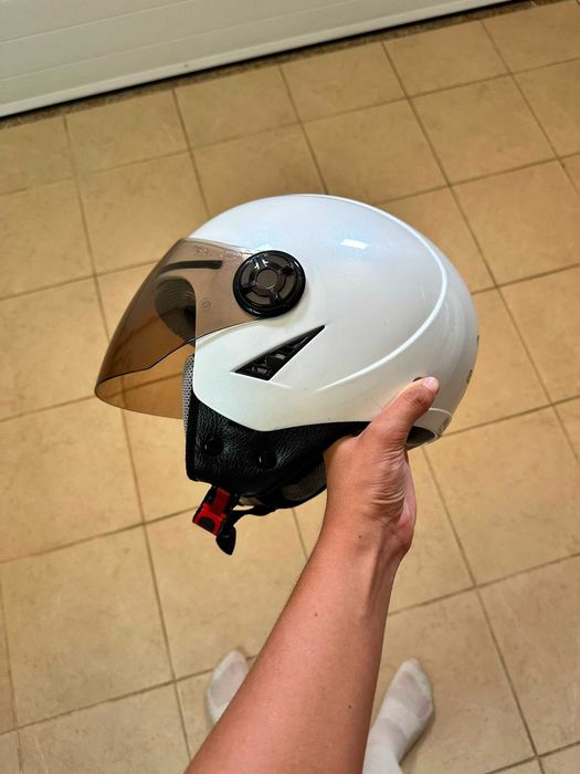 Vendo 2 Capacetes Moto 25€ cada 1