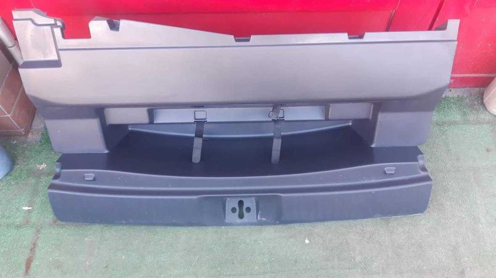 Honda ZRV Plastik Bagażnika