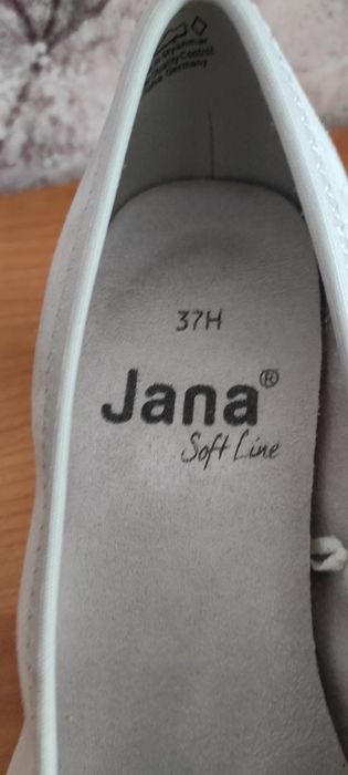 Czółenka damskie Jana Bonprix