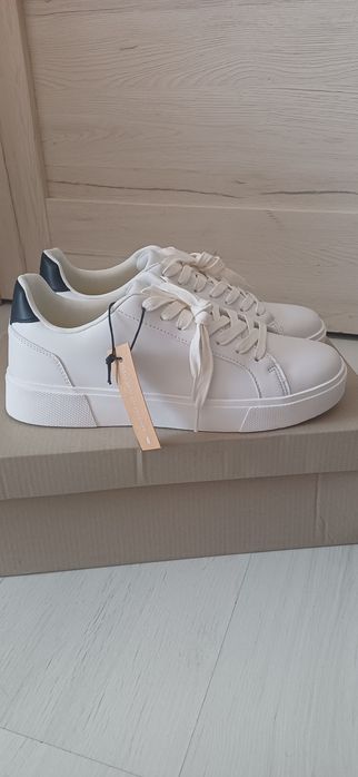 Białe sneakersy buty sportowe rozmiar 41 Yourturn Nowe