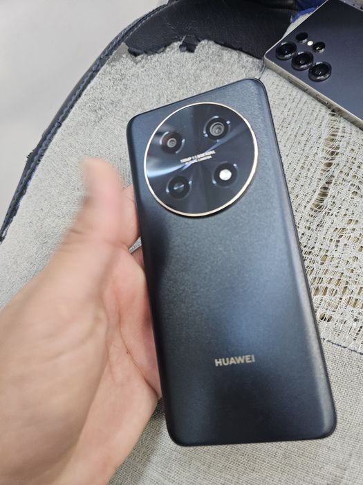 Huawei nova 12i...128/8+3 gb