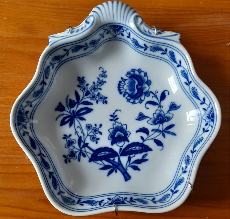 Pratos decoração vista alegre orla pintada a ouro