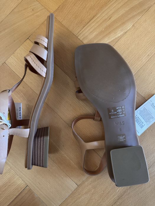 Шкіряні босоніжки M&S р.39-40