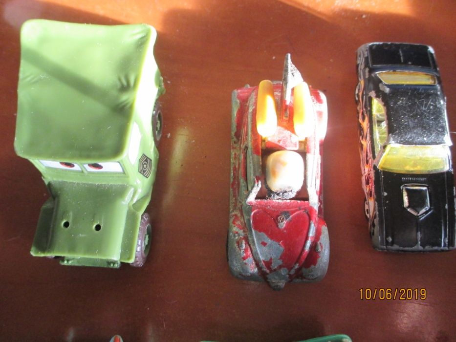 12 carrinhos miniatura Vintage