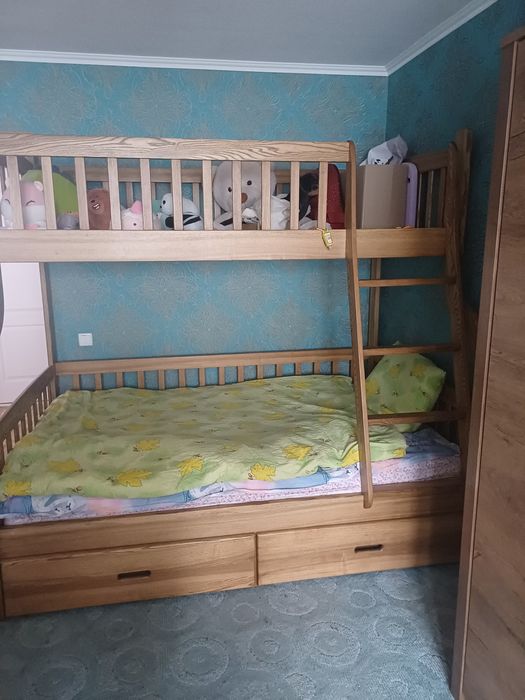 Продаю двоярусне ліжко