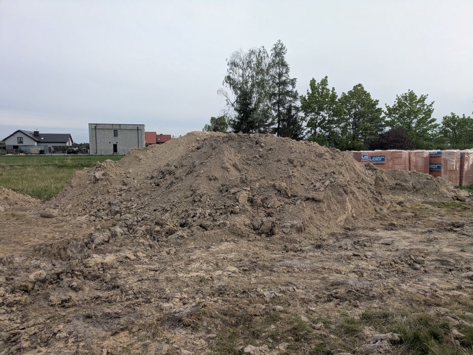 Oddam ziemię z wykopu