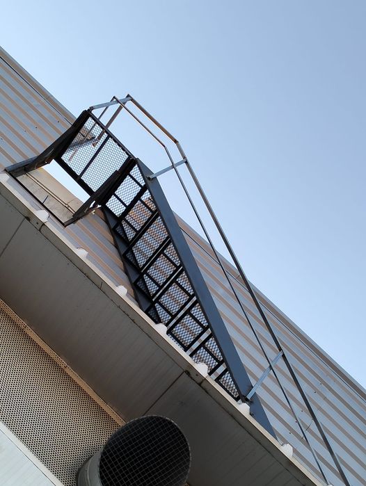 Estruturas metálicas, telhado sanduíche, estrutura para outdoor