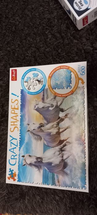600 Puzzle Crazy Shape Konie