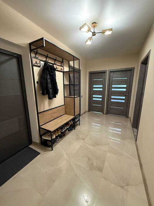 Простора 3-кімнатна квартира в клубному будинку з закритою територією.