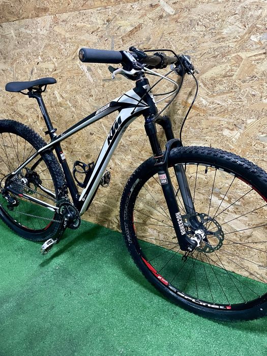 Bicicleta KTM MYROON roda 29 carbono
