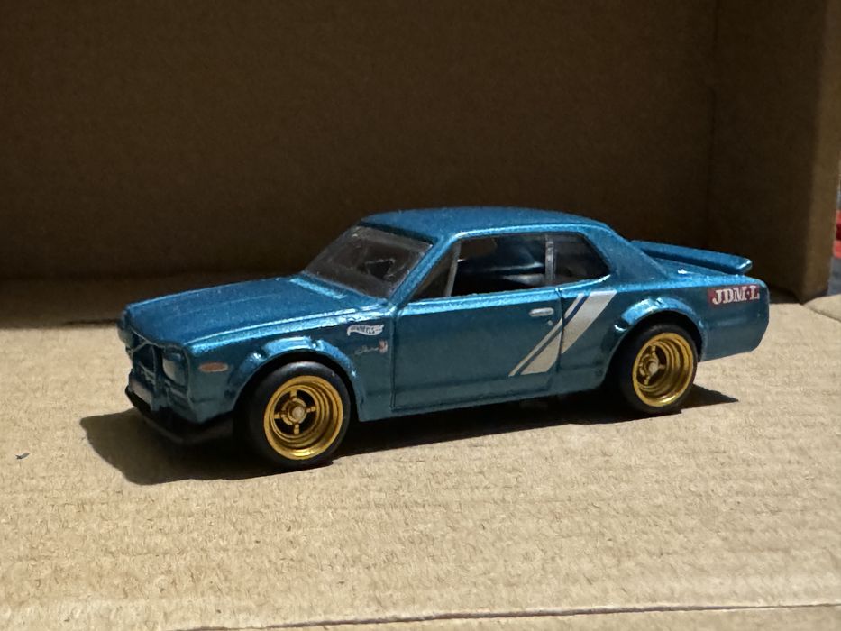 Hot wheels на резиновых колесах