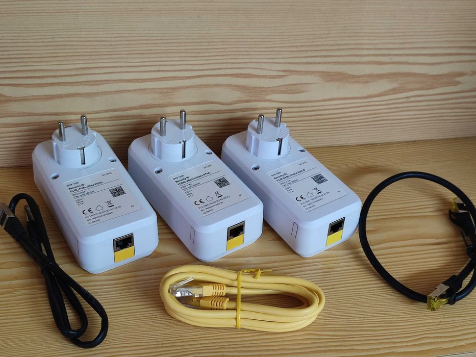 3x Powerline 1200 DVS ( Devolo) MT2791