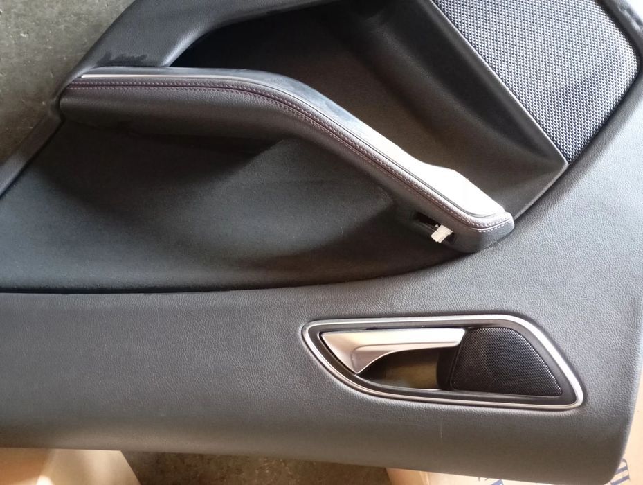 MERCEDES A W176 FORRA / QUARTELA PORTA TRAS DIREITA - FP027