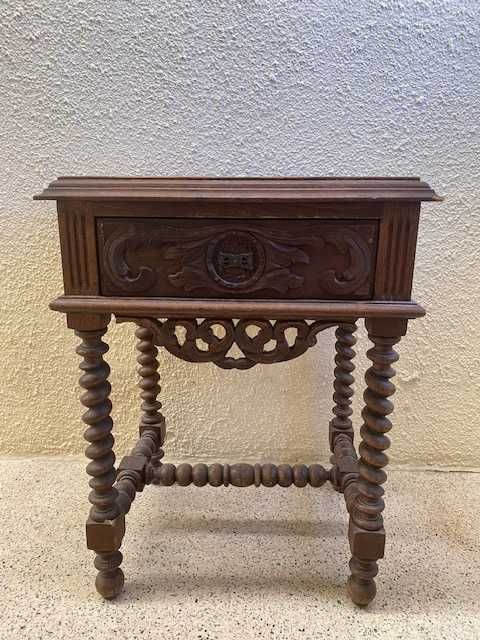 Mesa de cabeceira vintage