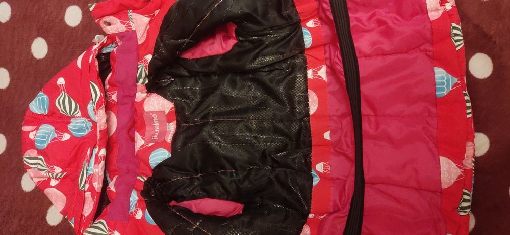 Продам курточку на девочку