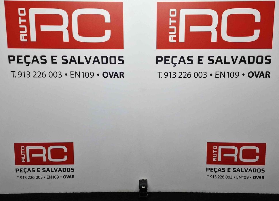 Comando / Botão / Interruptor Vidros Frente Direito 96751115ZD - PEUGEOT 2008 I