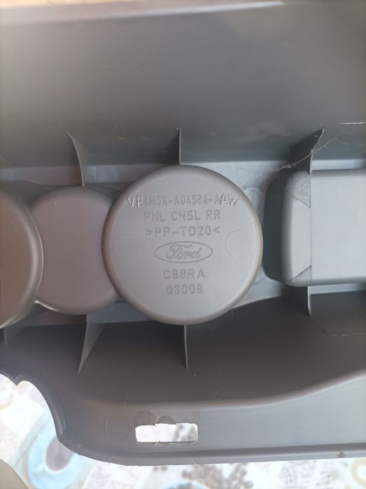 Консоль Ford Focus 2