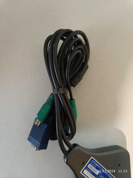 KVM-перемикач Gembird CAS-241C робочий в гарному стані за гарною ціною