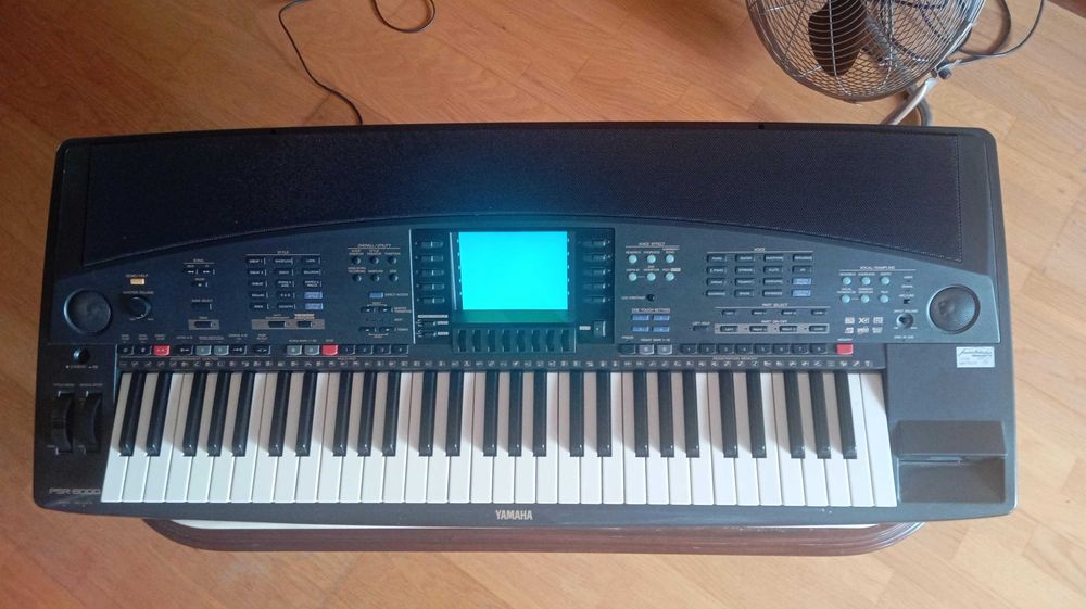 Teclado Yamaha PSR-8000 (Para Peças ou Reparação / Avariado)