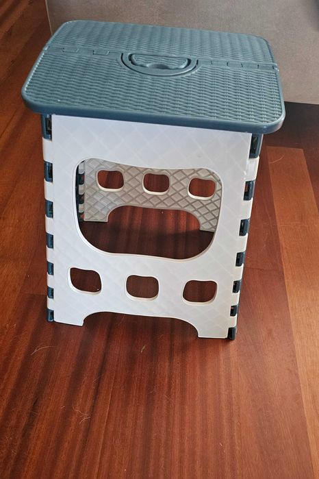 Banco Dobrável de Plástico