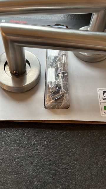 Klamka do drzwi wewnętrznych na rozecie okrągłej Inox Stal nierdzewna