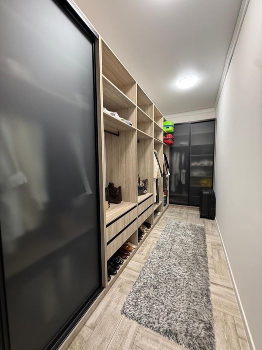 Ексклюзивний будинок з РЕМОНТОМ, 175м2,8 соток! 450000у.е. ЗАКРИТЕ містечко!