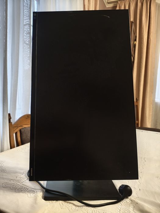 Монітор: Samsung F27T450FQI
Діагональ: 27"