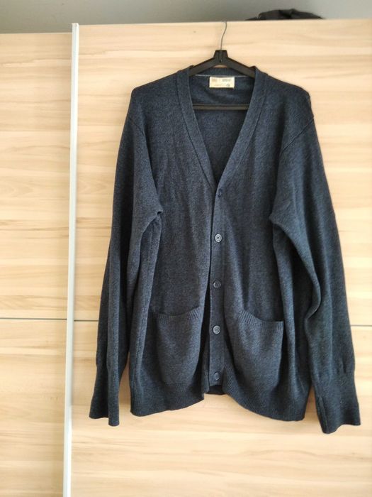 elegancki męski sweter z wełny 100% marki Marks & Spencer  granat L