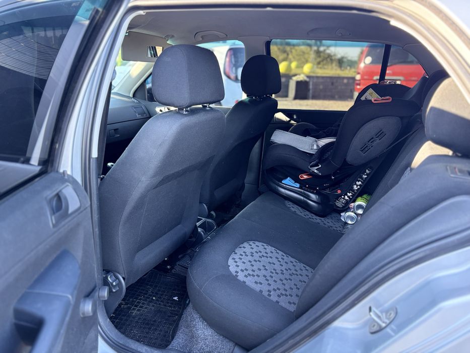 Продам свою Skoda Fabia 1.2