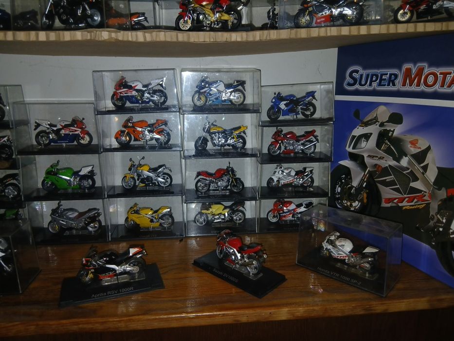 Colecao 50 motos minitura por 250 €