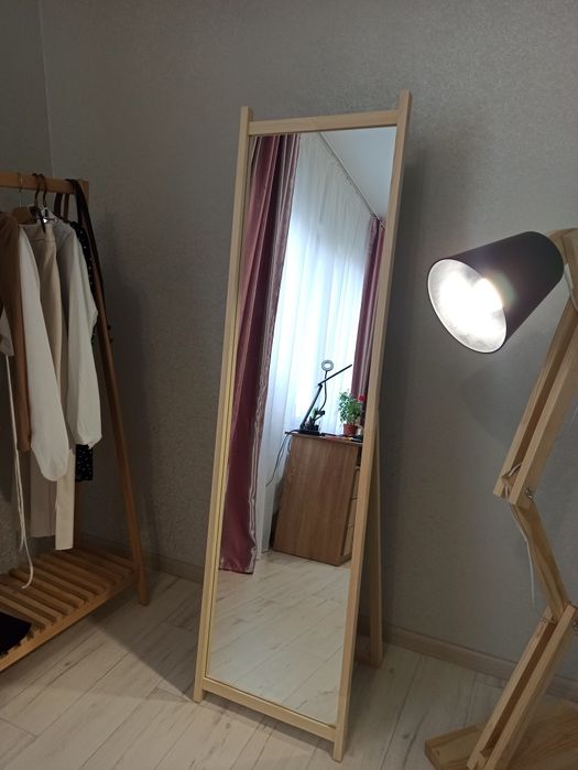 Дзеркало підлогове