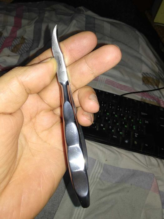 Продам кусачки для ногтей