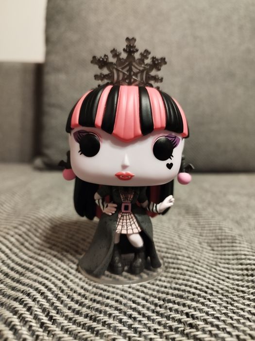 Funko PoP draculaura