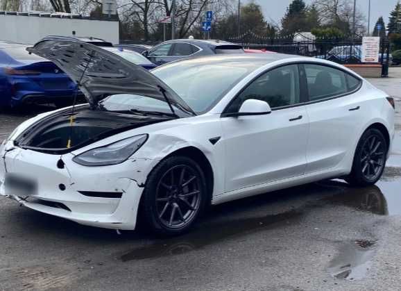 Бампер Tesla Model 3 Розборка Тесла Модел 3 Біла