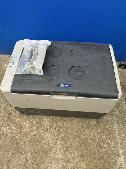 Автохолодилник OZION аналог WIEGO привезенный с европы в отл состоянии