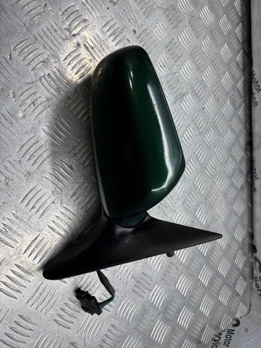 Зеркало правое Skoda Octavia Tour дефект