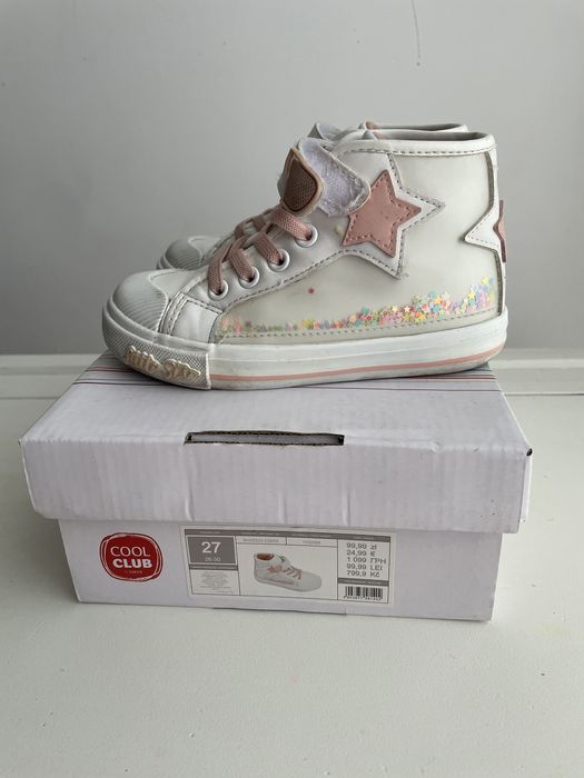 Buty z gwiazdkami firmy Smyk