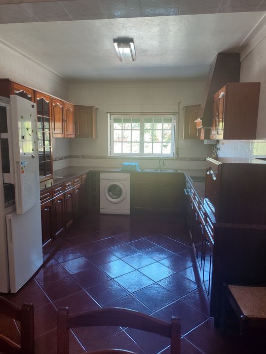 Alugo  1,andar de vivenda com T3³mobilado.