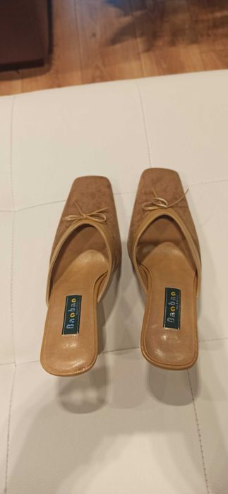 Zamszowe buty/klapki 36