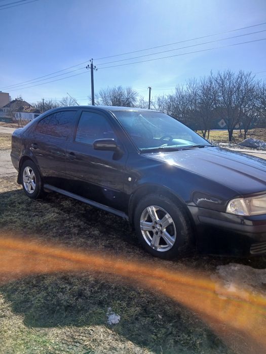 Шкода Октавія тур 1.6 газ.бенз